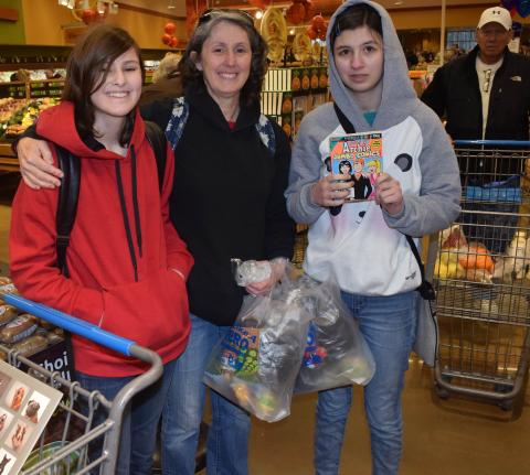 Military family shops at Fort Belvoir Thumbnail