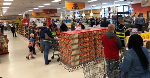 Shoppers at Fort Lee Commissary Thumbnail