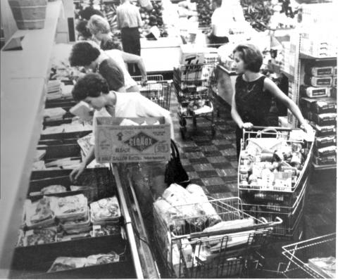 Shoppers at Homestead AFB Commissary Thumbnail