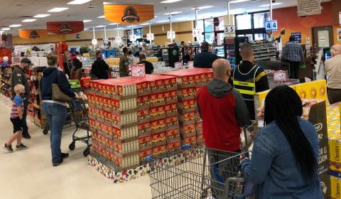 Customers shop Fort Lee, Virginia, Commissary during 2020 holidays Thumbnail