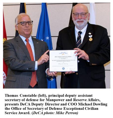 Constable presents Dowling with award