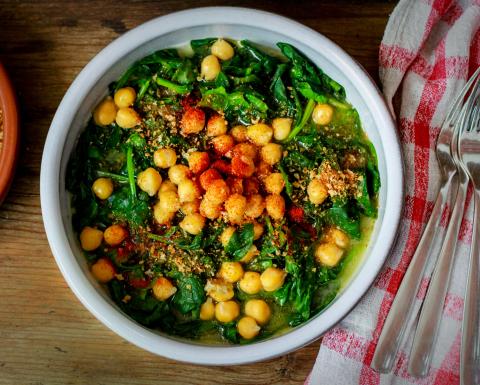 CURRIED CHICKPEAS WITH SPINACH